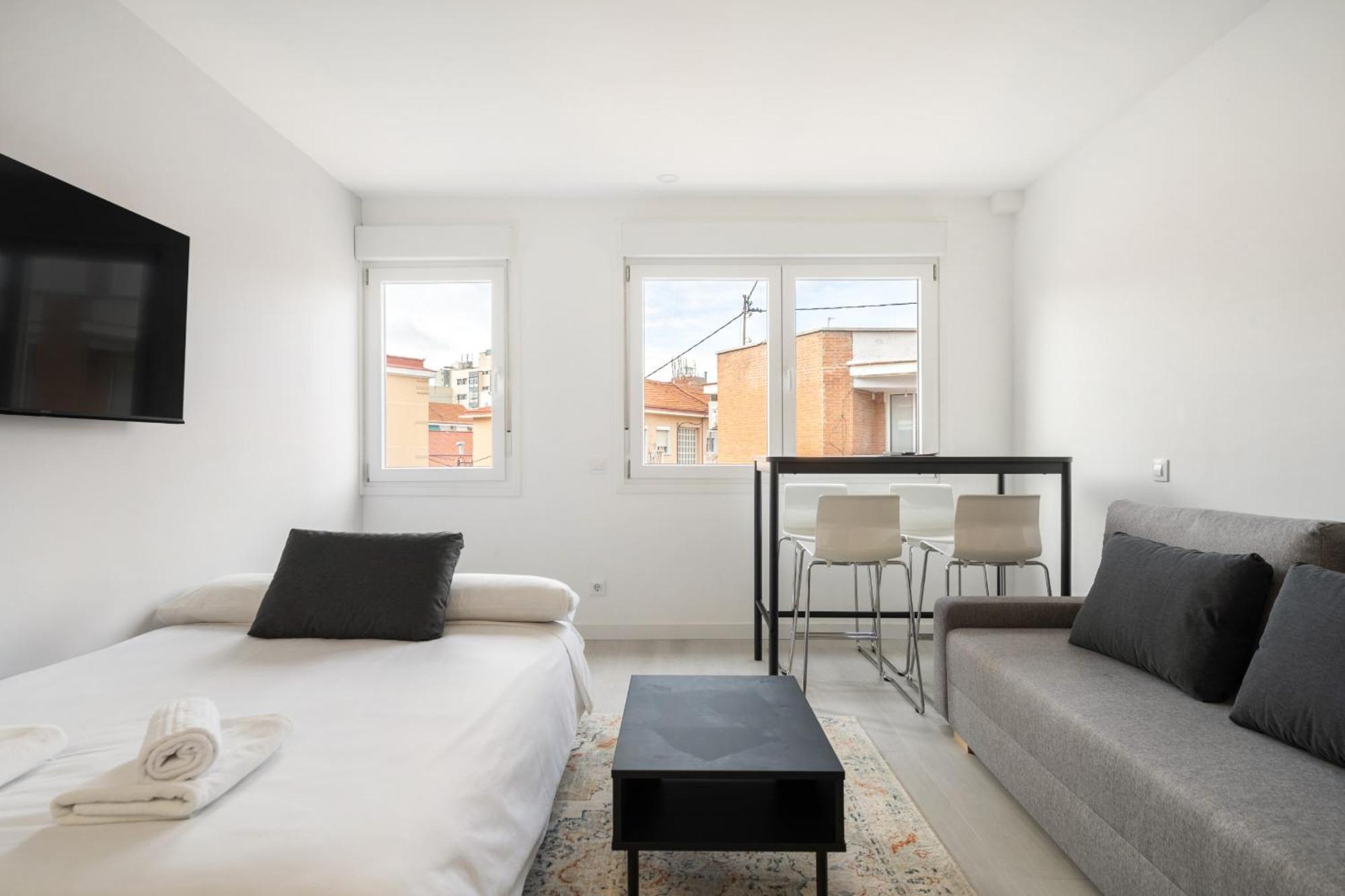 Madriver Apartamentos Reformados Con Parking Gratuito Exteriör bild