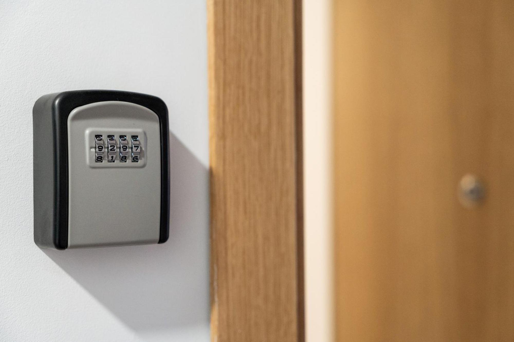 Madriver Apartamentos Reformados Con Parking Gratuito Exteriör bild