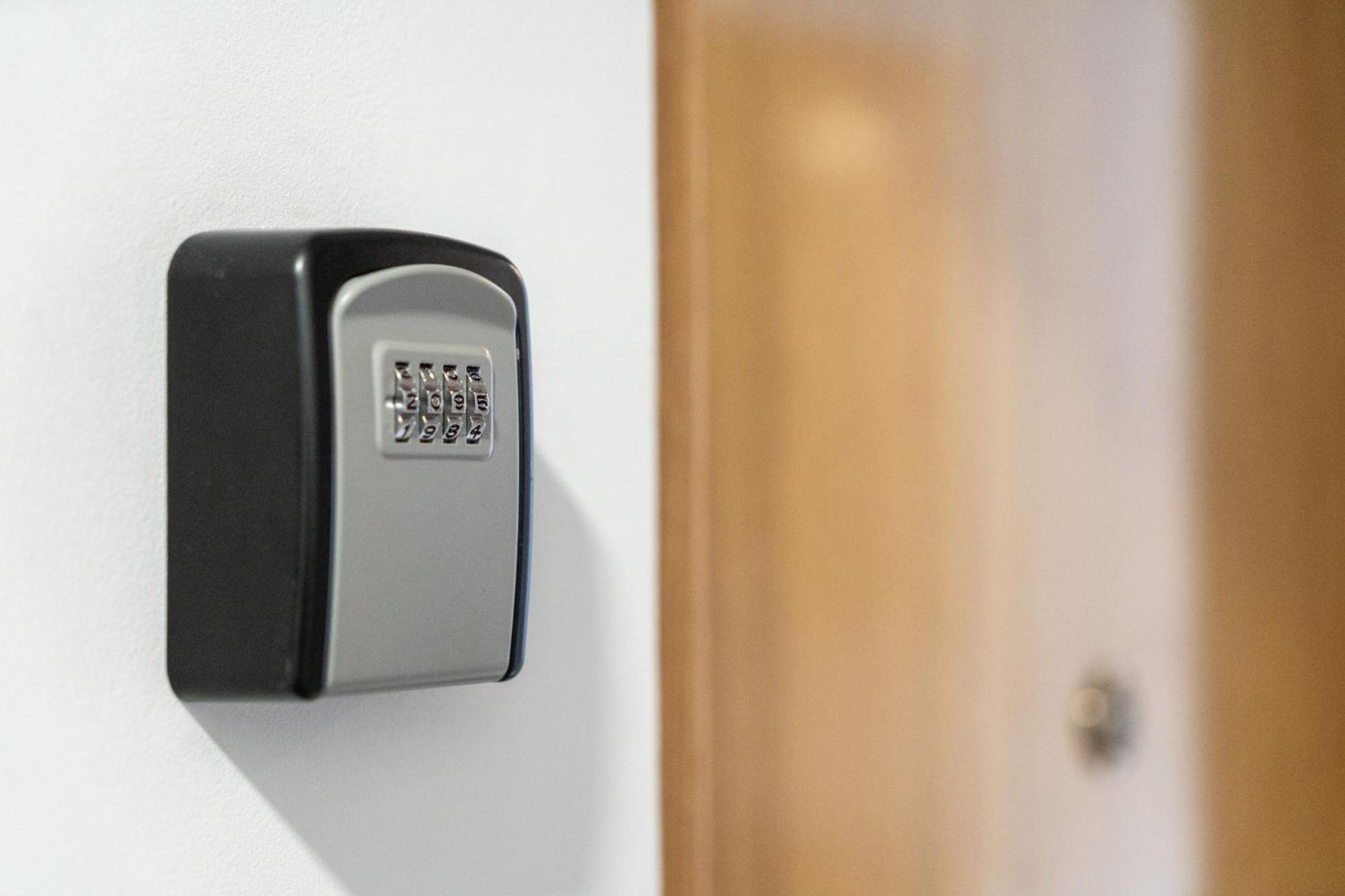 Madriver Apartamentos Reformados Con Parking Gratuito Exteriör bild