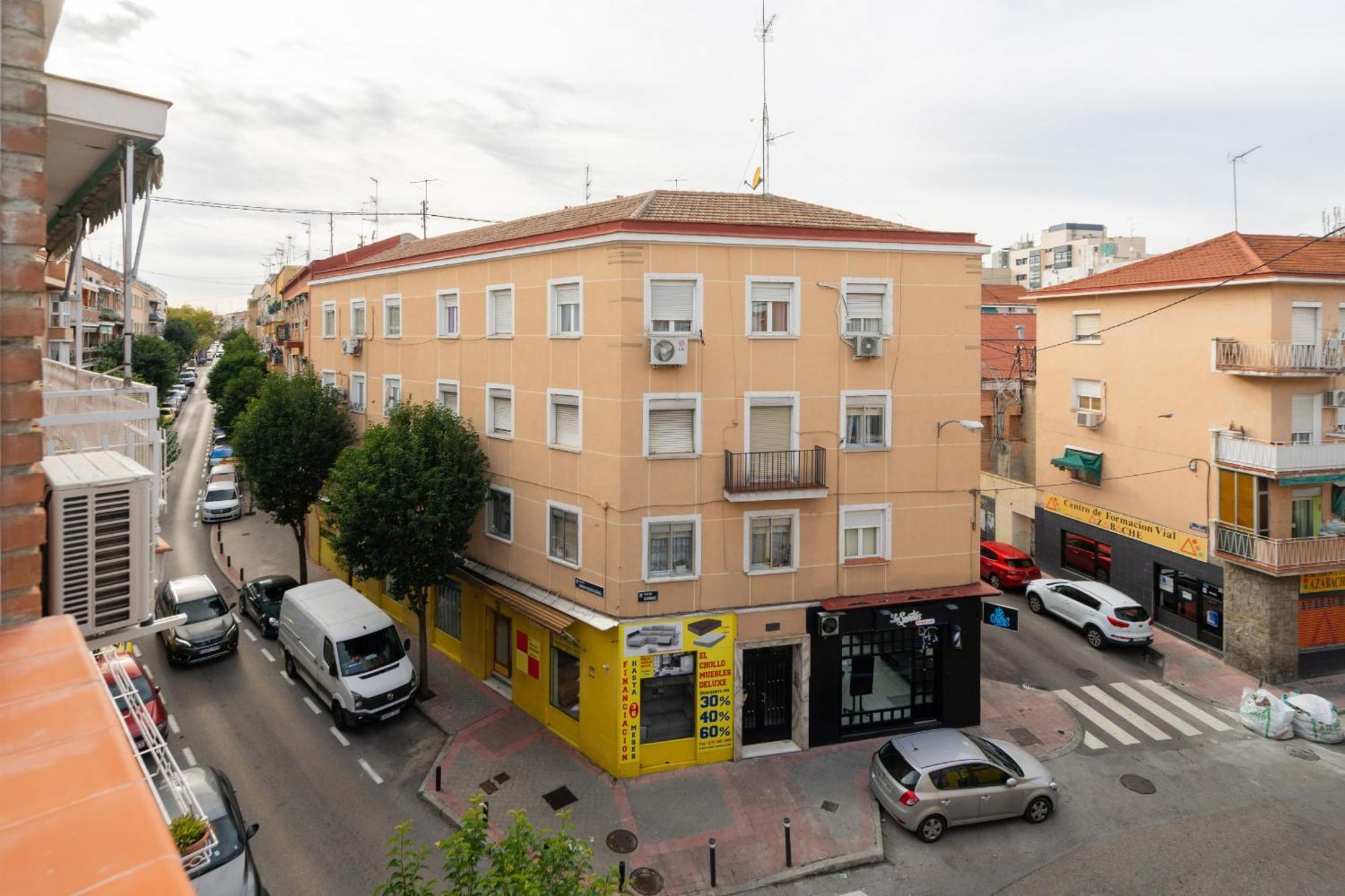 Madriver Apartamentos Reformados Con Parking Gratuito Exteriör bild