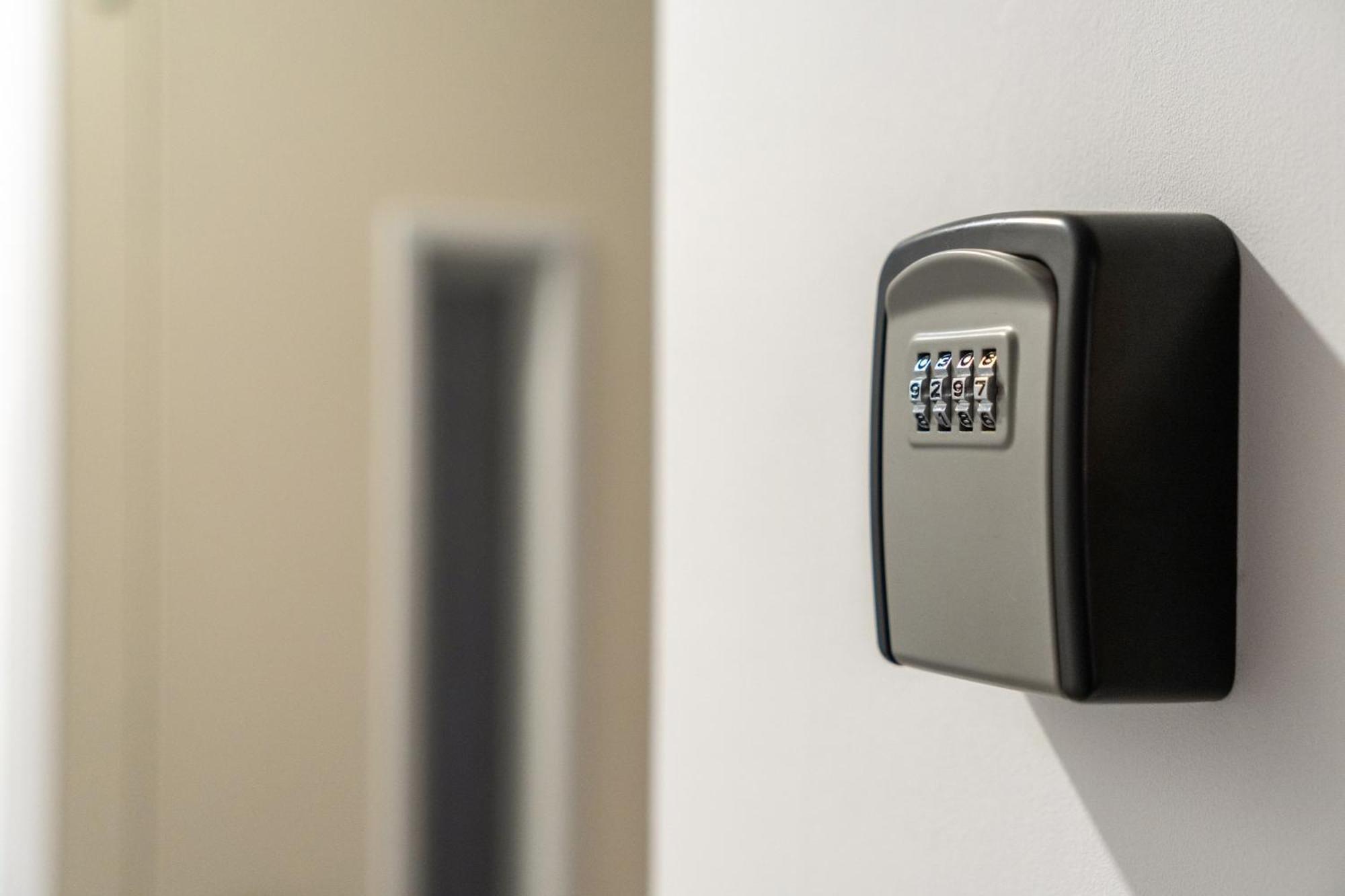 Madriver Apartamentos Reformados Con Parking Gratuito Exteriör bild