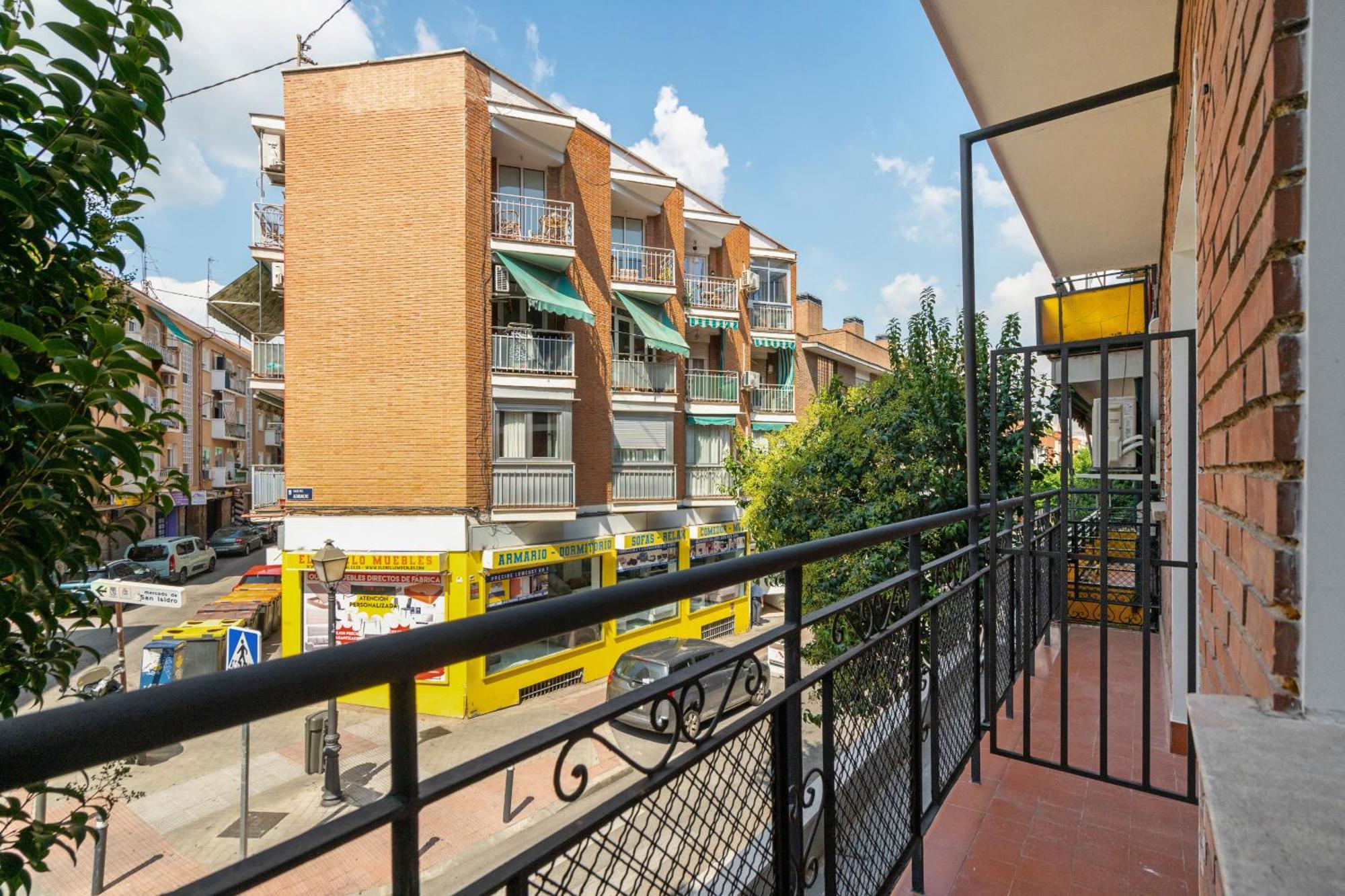 Madriver Apartamentos Reformados Con Parking Gratuito Exteriör bild